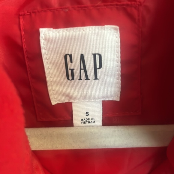 GAP Red Vest Never Worn - Picture 3 of 3